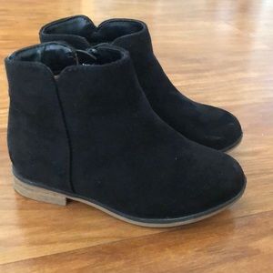 Cat & jack Toddler booties size 8